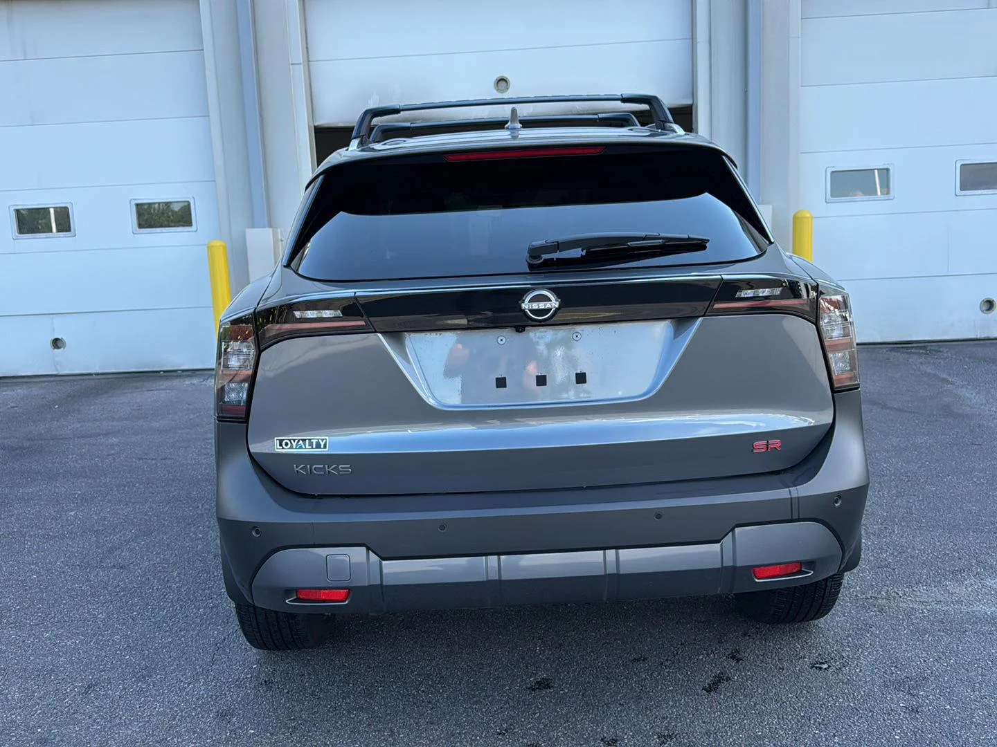 Used 2025 Gun Metallic Nissan SR image 4