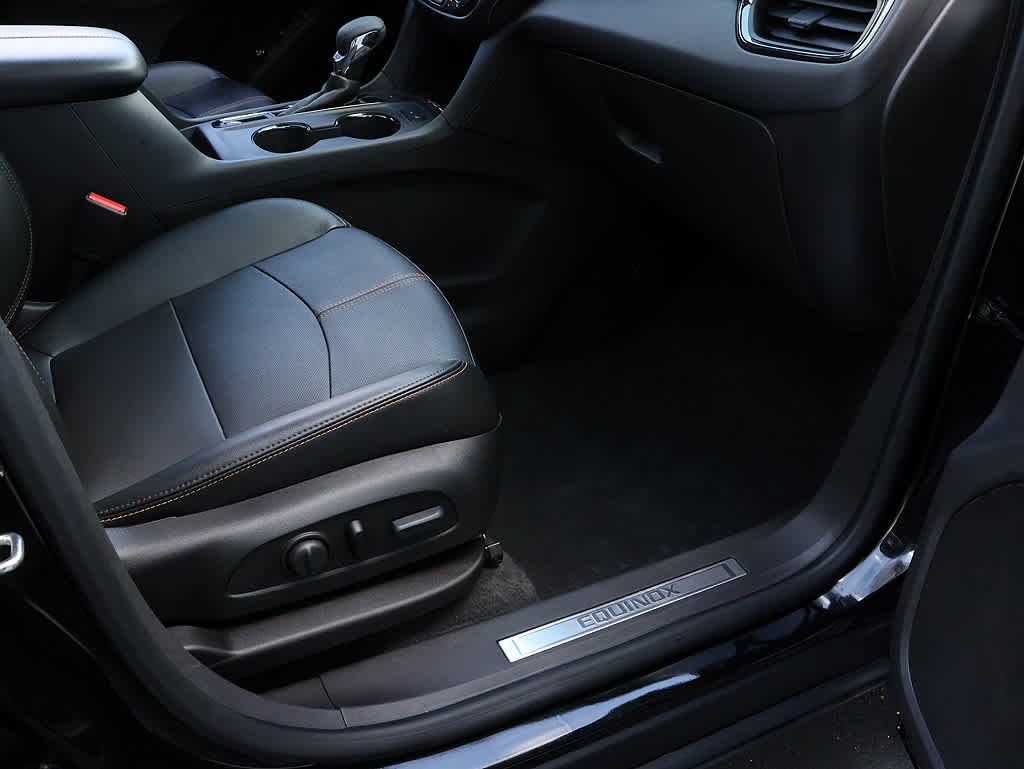 Used 2024 Mosaic Black Metallic Chevrolet Premier image 31