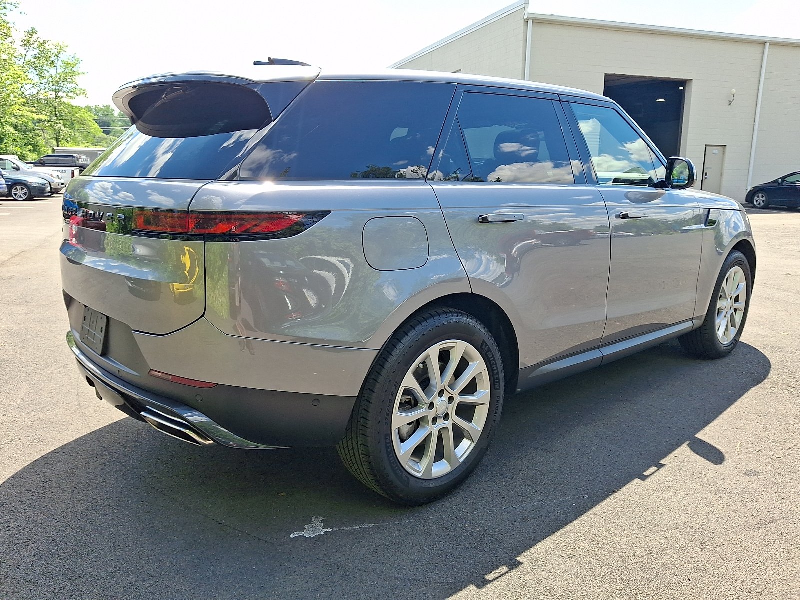 Certified Used 2024 Borasco Grey Metallic - 1CN Land Rover SE image 4