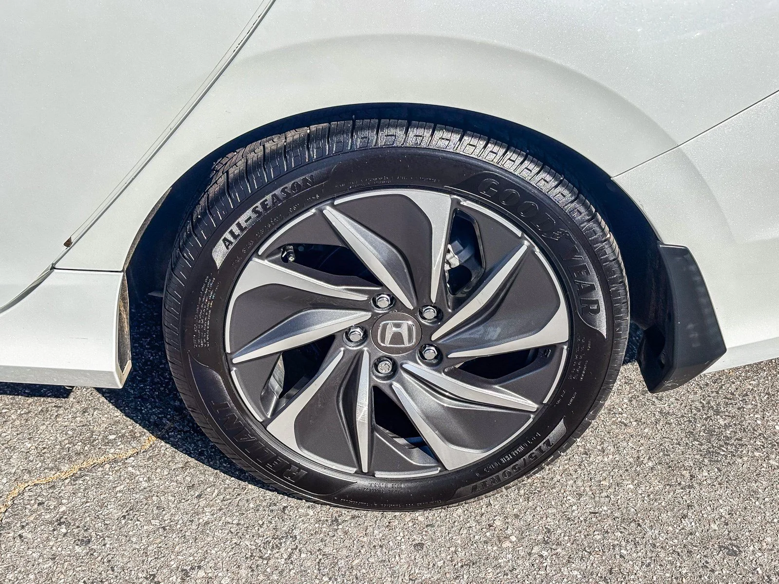 Used 2022 Platinum White Pearl Honda Touring image 11