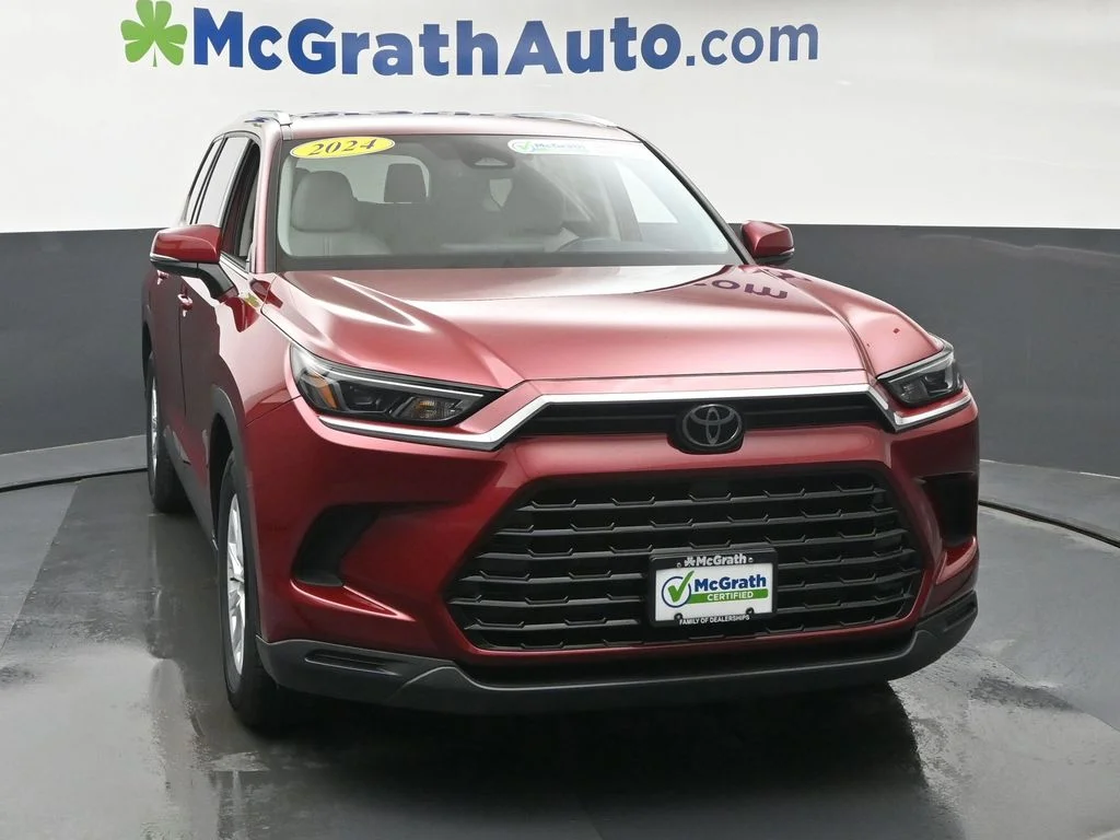 Certified Used 2024 Red Toyota XLE image 5