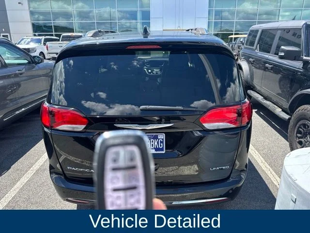 Used 2017 Black Chrysler Limited image 13