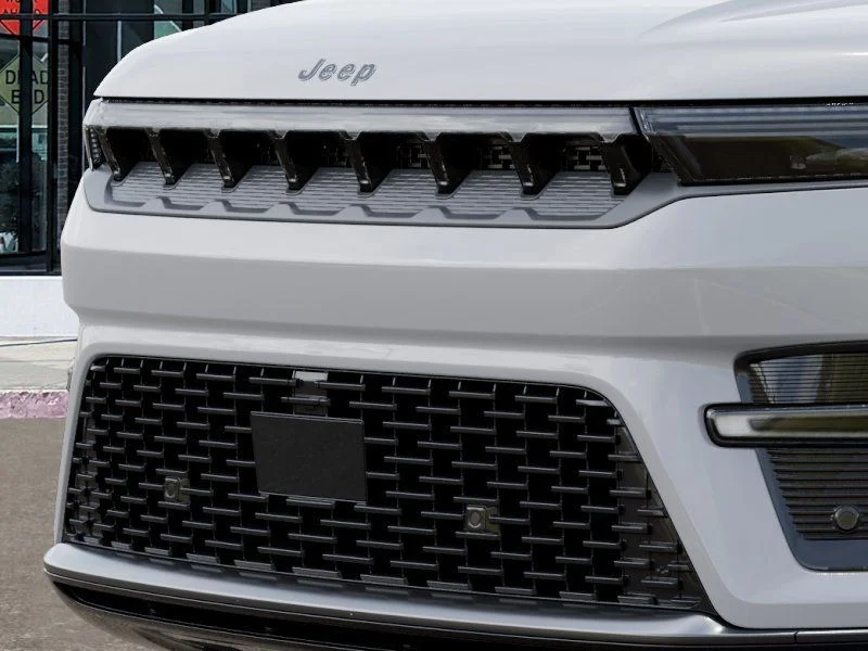 New 2026 Bright White Clear-Coat Exterior Paint Jeep Limited Altitude image 11