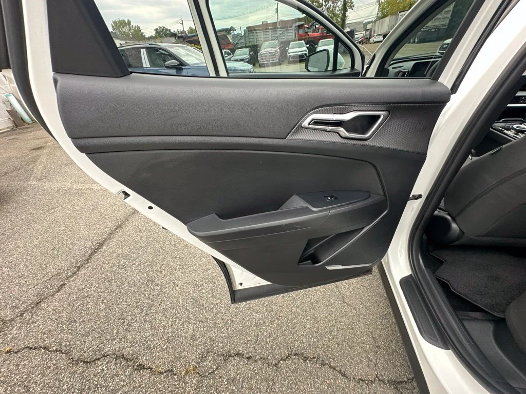 Used 2023 White Kia LX image 24