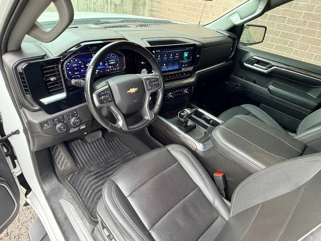 Used 2023 Summit White Chevrolet LTZ image 12