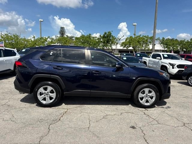 Used 2019  Toyota XLE image 11