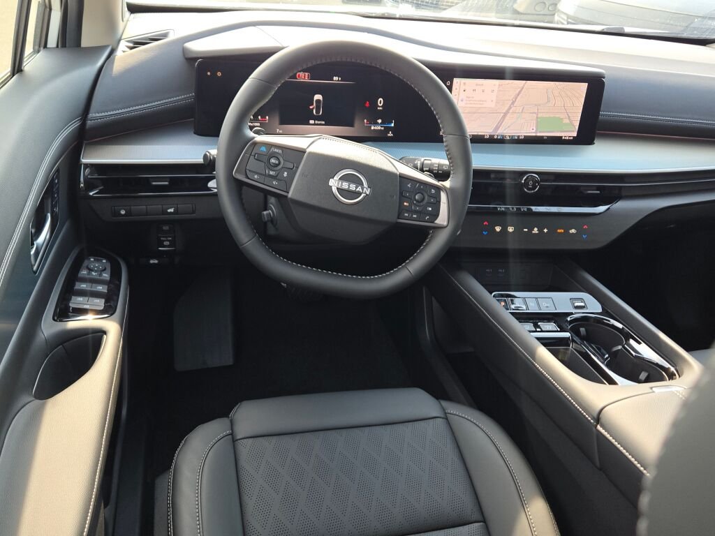 New 2027 White Nissan Platinum image 17