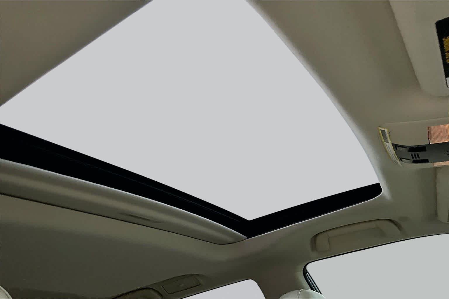 Used 2020 Starfire Pearl Lexus Luxury image 14