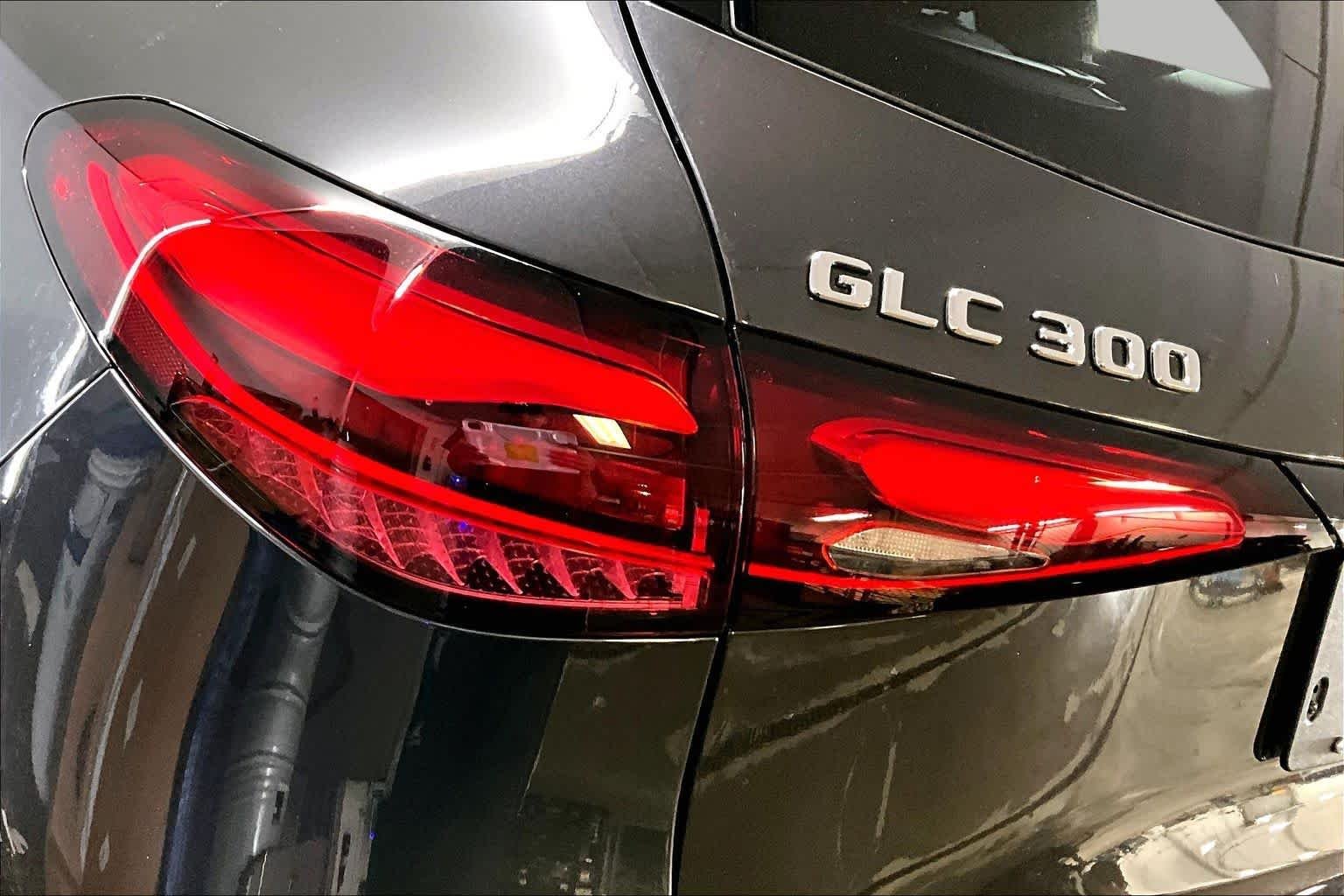 New 2027 Graphite Grey Metallic Mercedes-Benz GLC 300 image 6