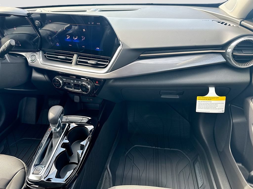 New 2026 Summit White Chevrolet ACTIV image 23