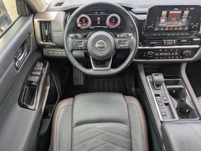 Used 2025 Gray Nissan Platinum image 21