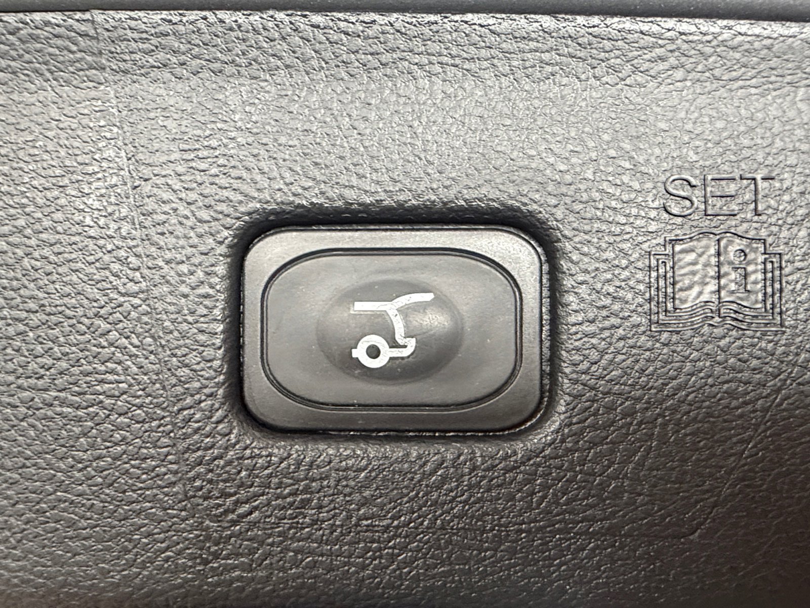Used 2024 Silver Metallic Ford SEL image 31
