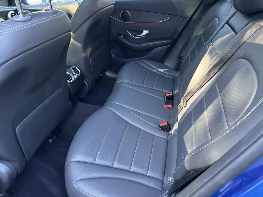 Used 2022 Blue Metallic Mercedes-Benz GLC 300 image 16