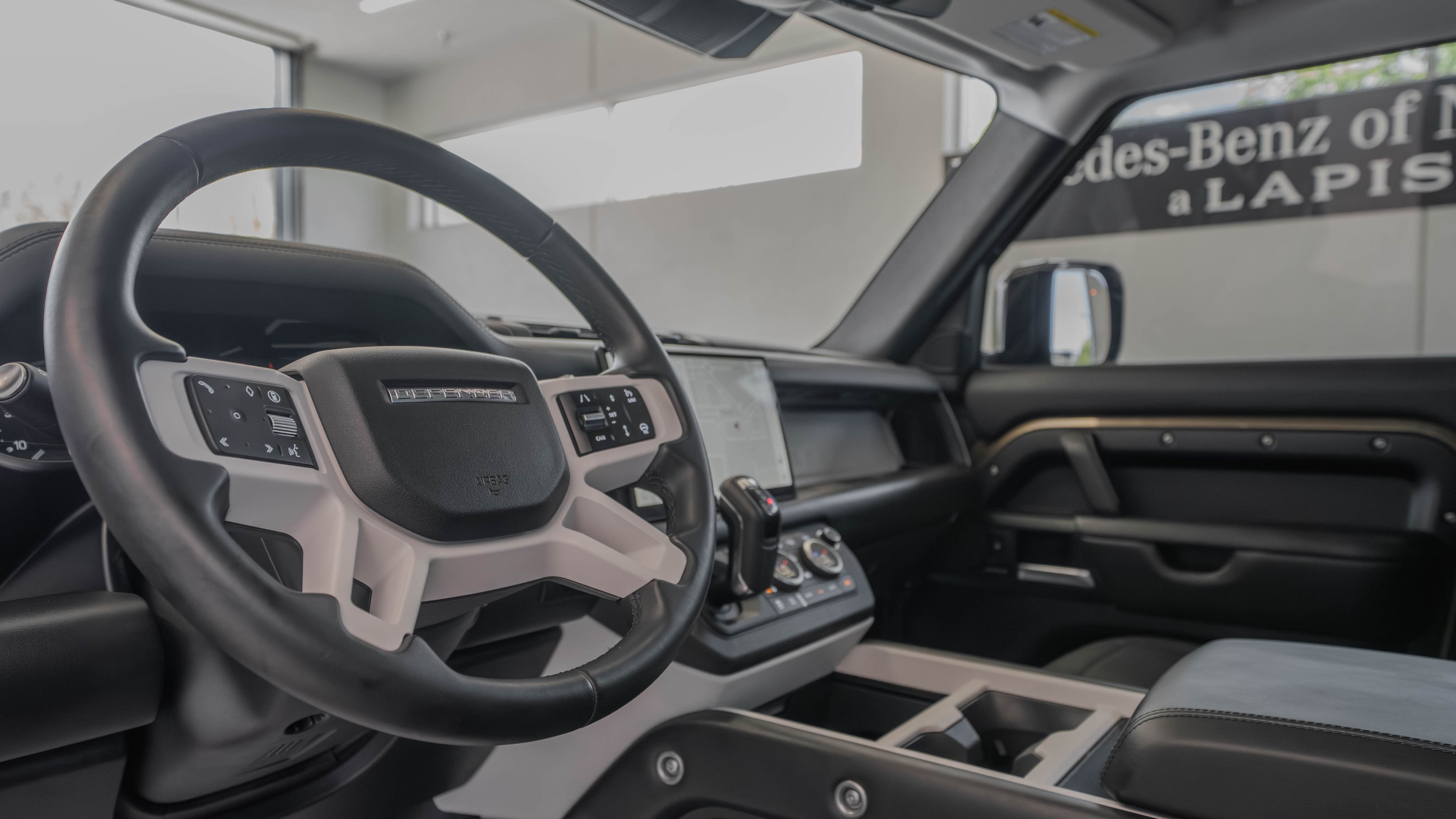 Used 2025 Gondwana Stone Metallic Land Rover S image 7