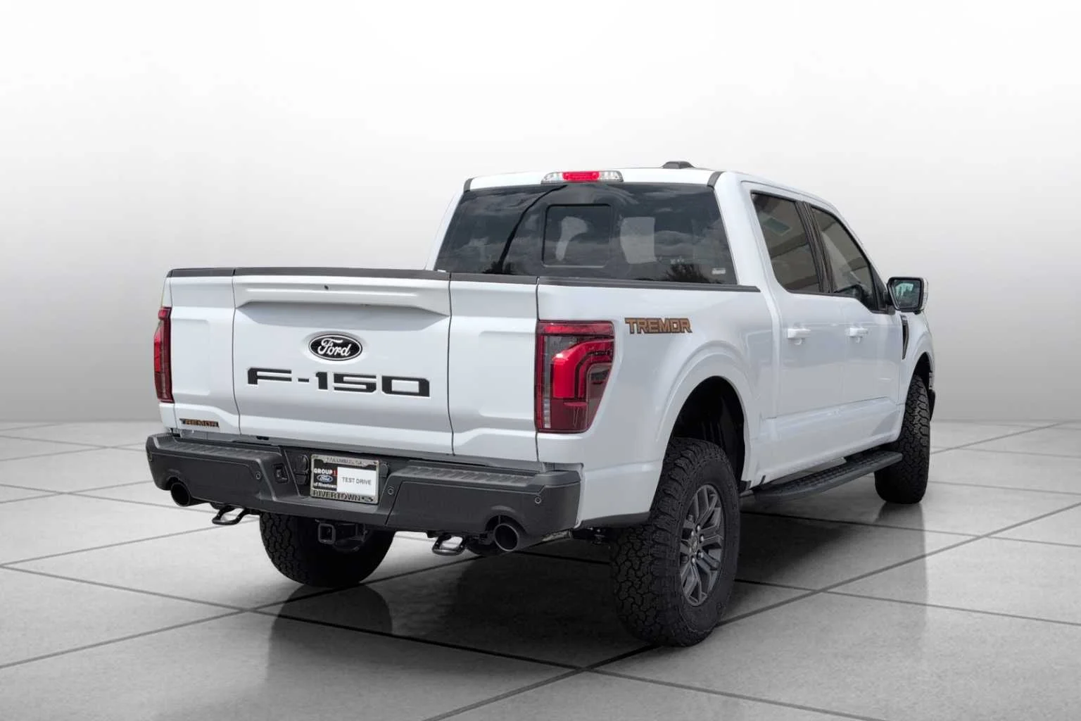 New 2026 Oxford White Ford Tremor image 14