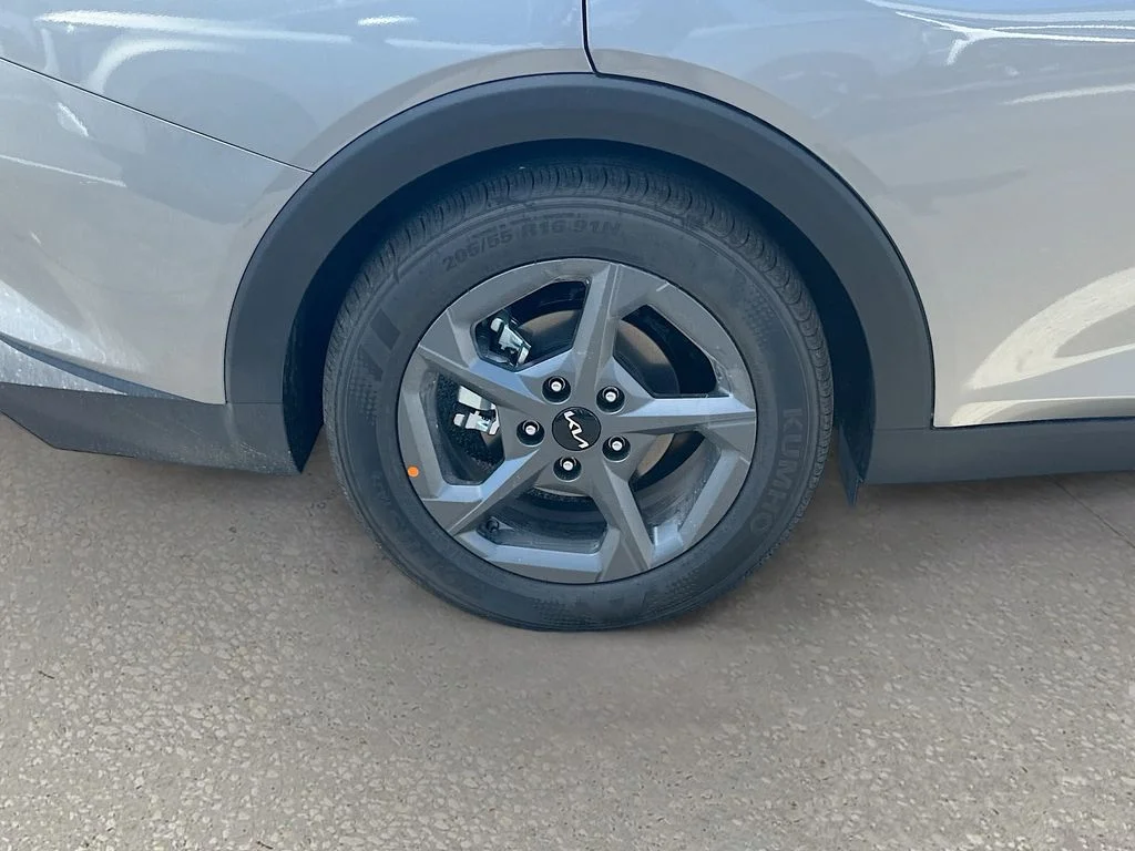 New 2026 Steel Gray Kia LXS image 28