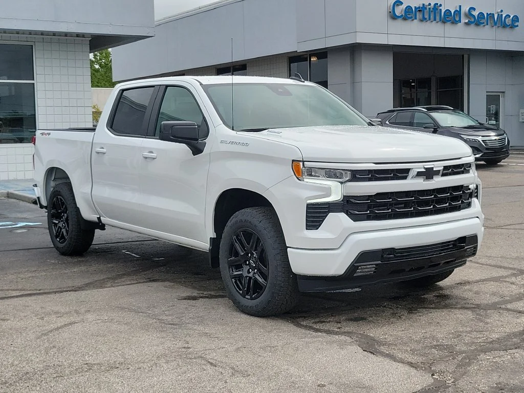 New 2026 Summit White Chevrolet RST image 2