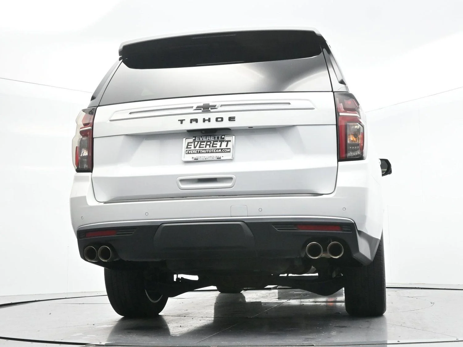 Used 2024 Summit White Chevrolet High Country image 52