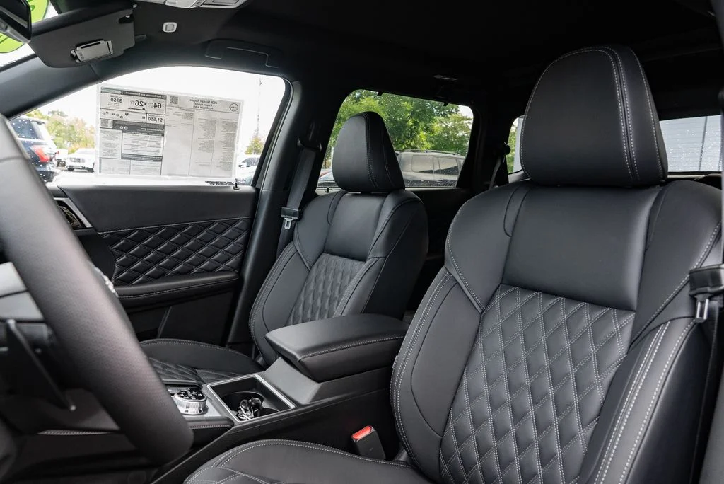 New 2026 Black Nissan Platinum image 23