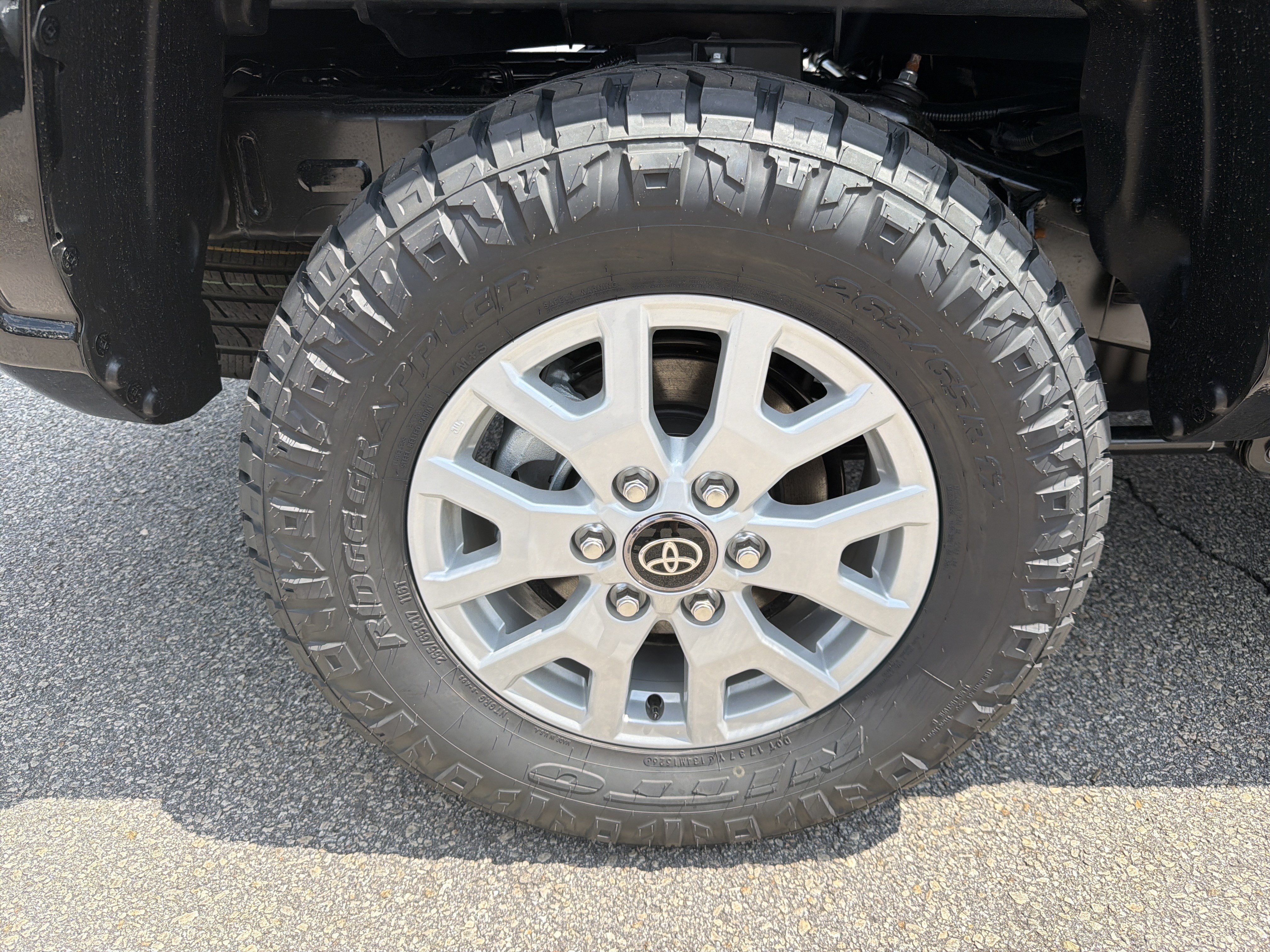 2026 Toyota Tacoma SR5 - Photo 17