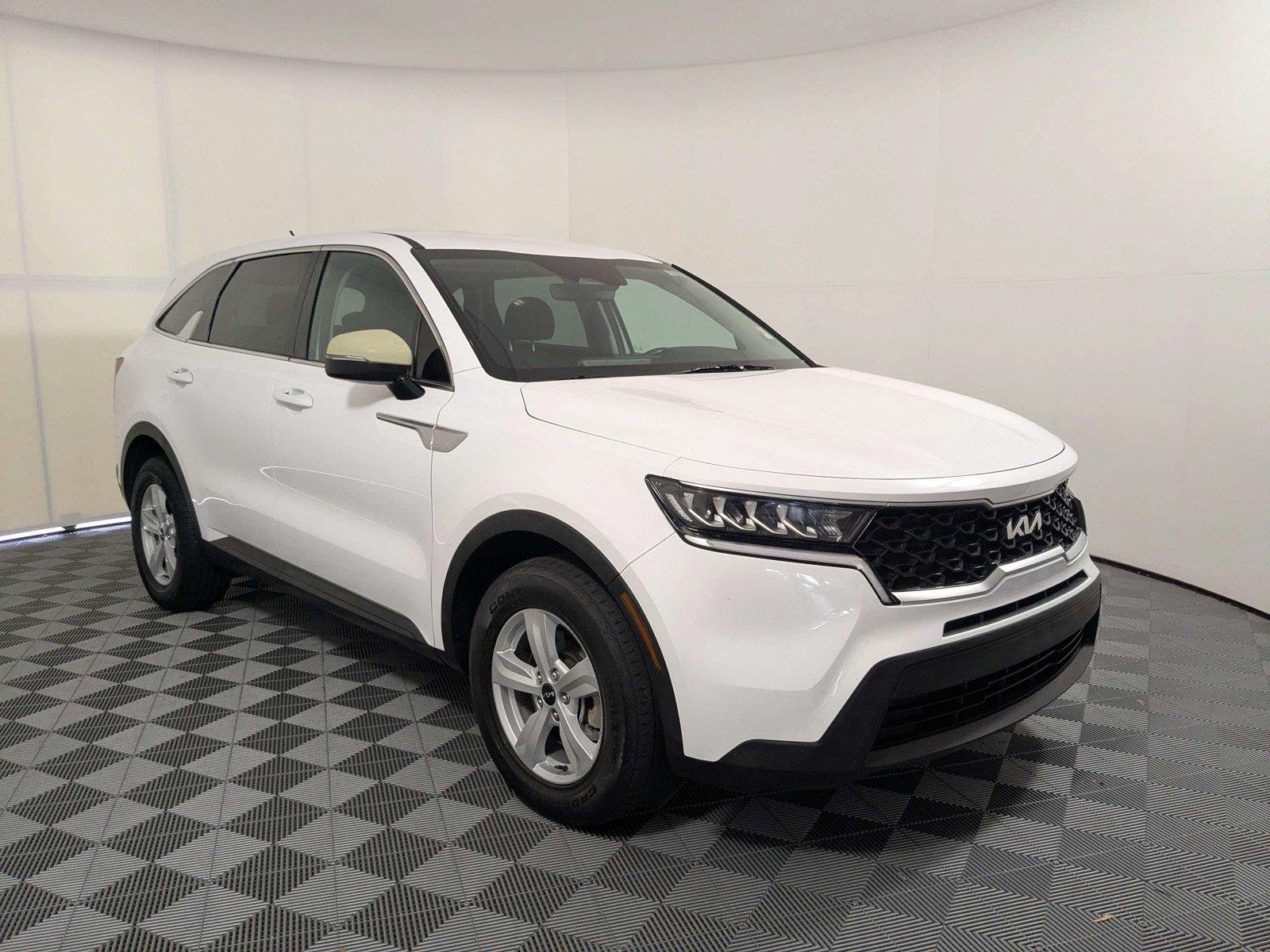 Used 2023 Glacial White Pearl Kia LX image 3
