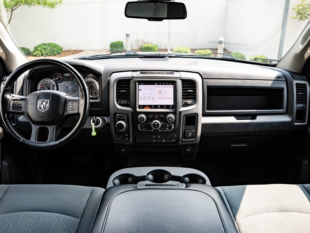 Used 2023 Diamond Black Crystal Pearlcoat Ram Tradesman image 31
