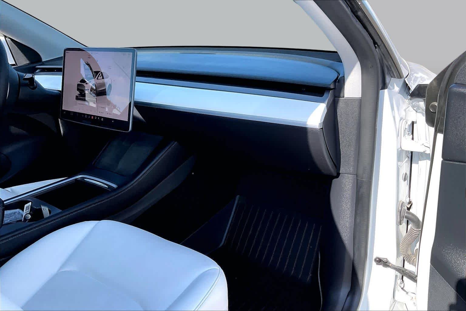 Used 2022 WHITE Tesla Long Range image 16