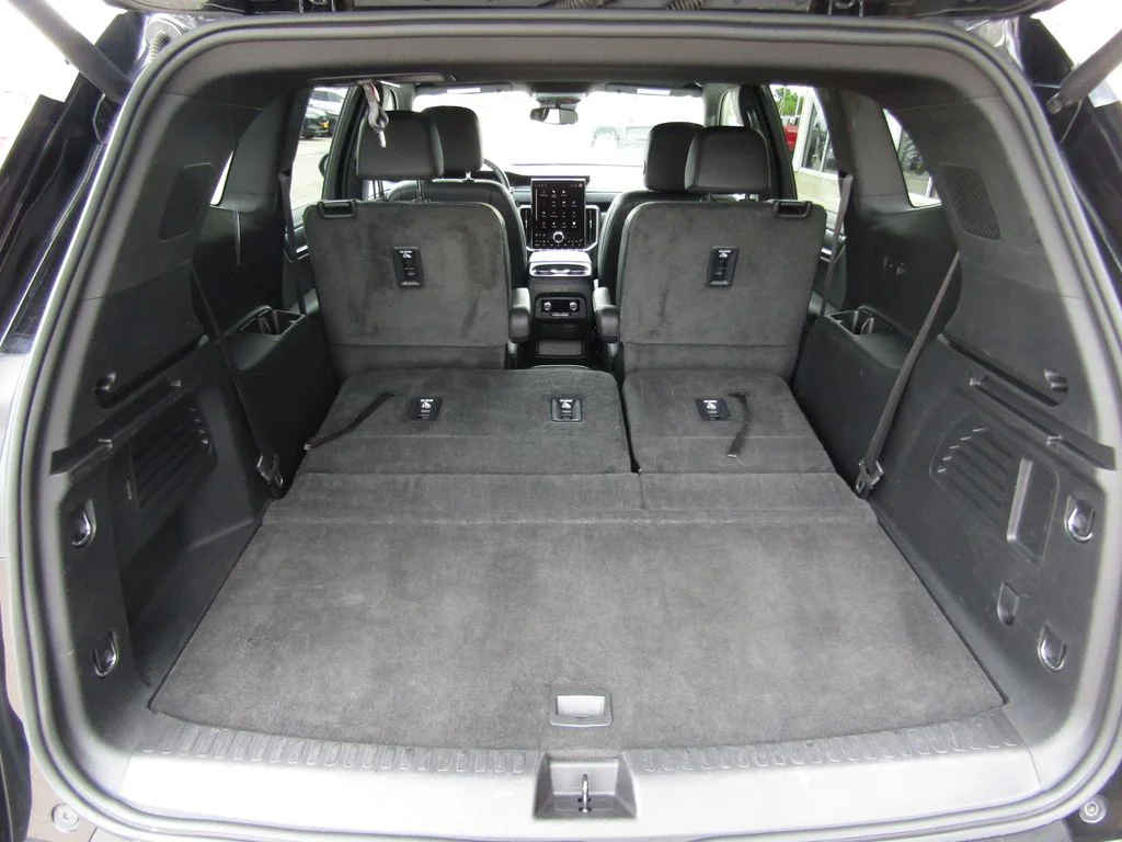 Used 2024 Black GMC Elevation image 38