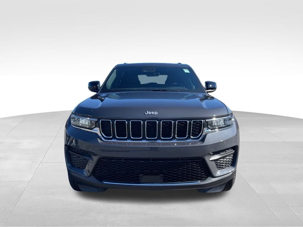 New 2026 Baltic Gray Metallic Clear-Coat Exterior Paint Jeep Laredo X image 8
