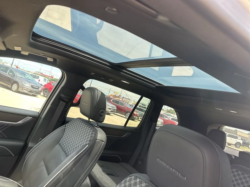 Used 2025 White GMC Denali image 4