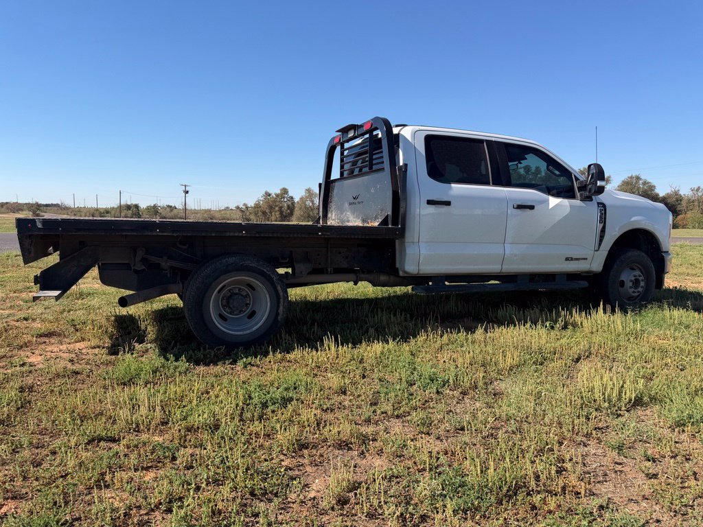 Used 2024 Oxford White Ford XLT image 9
