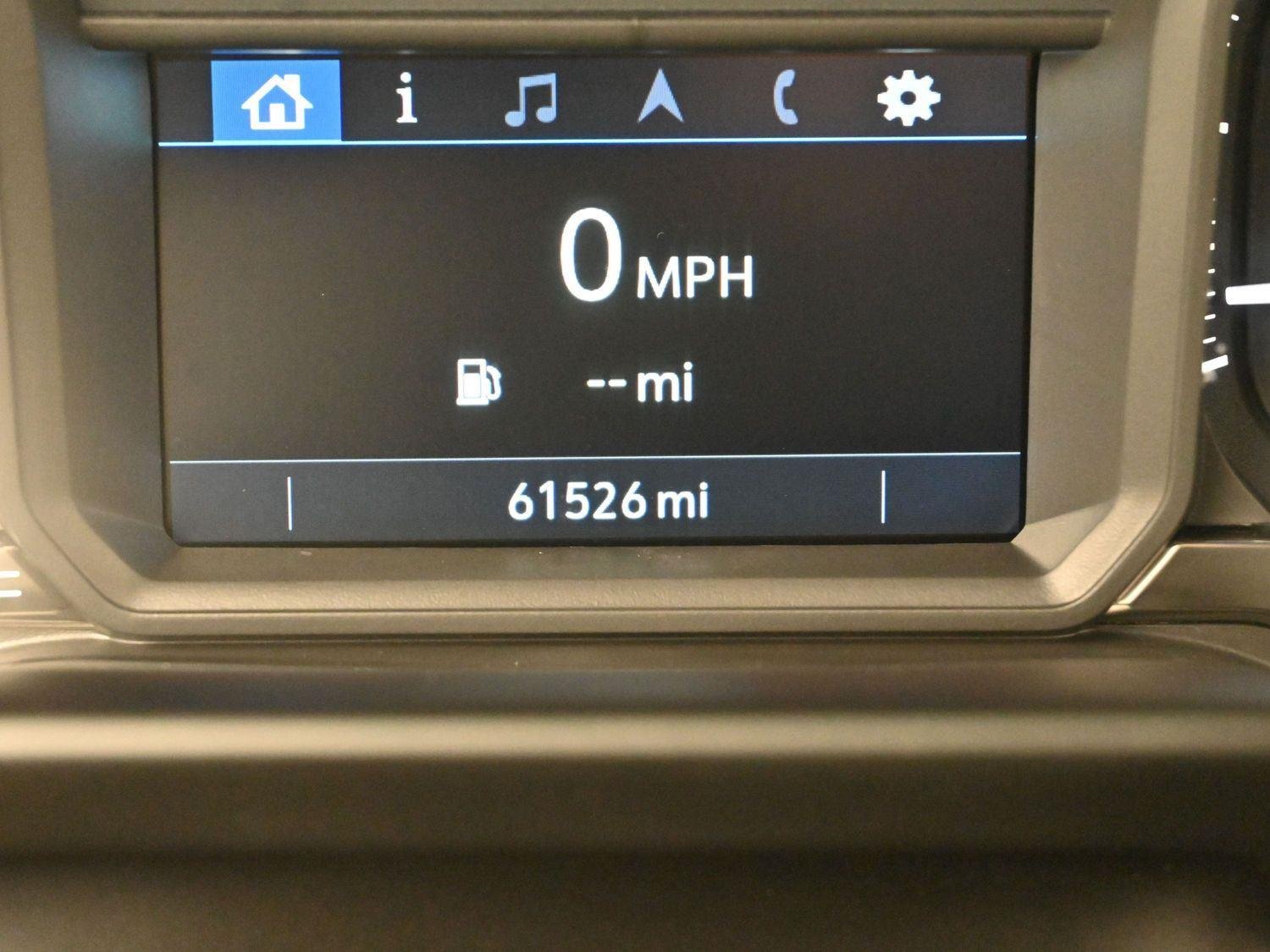 Used 2022 Summit White GMC AT4 image 20