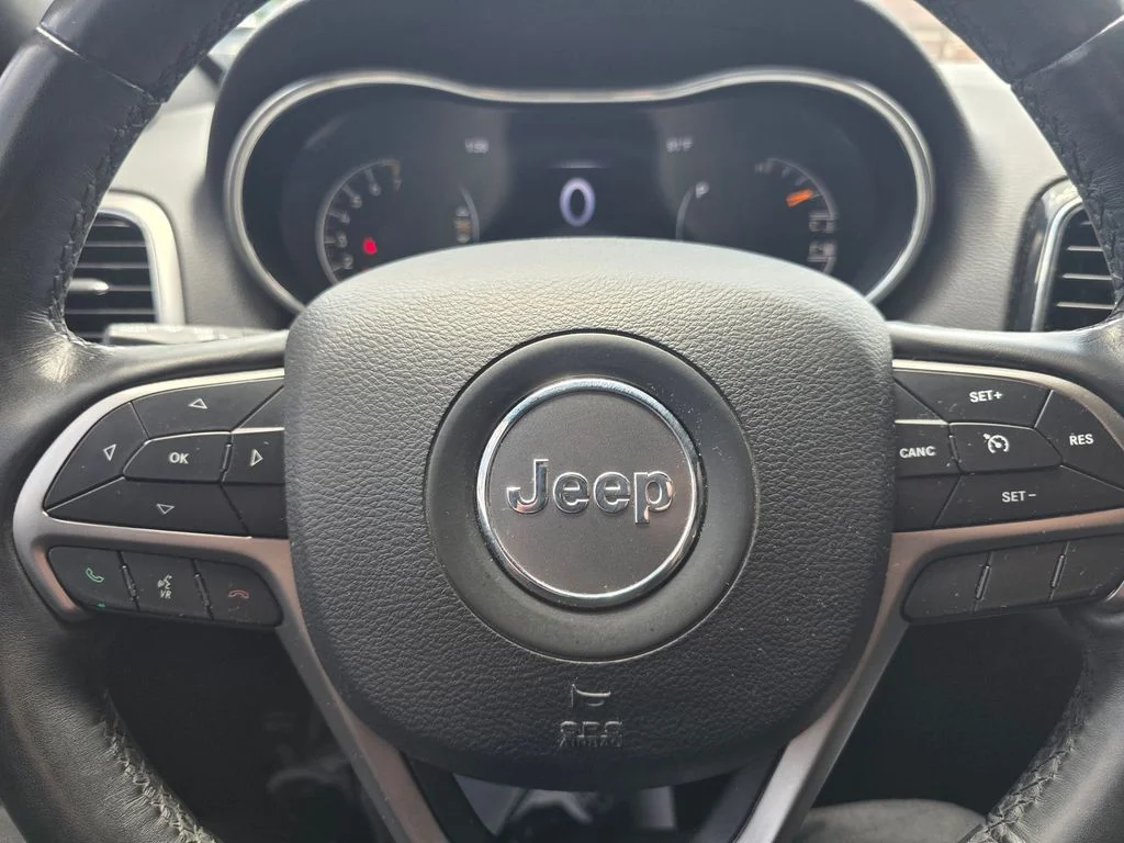 Used 2019 Gray Jeep Altitude image 19