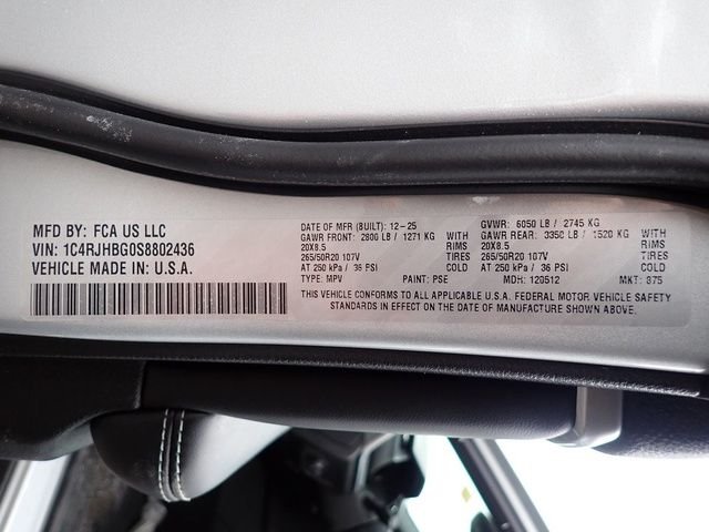 New 2025 Silver Zynith Exterior Paint Jeep Limited image 17