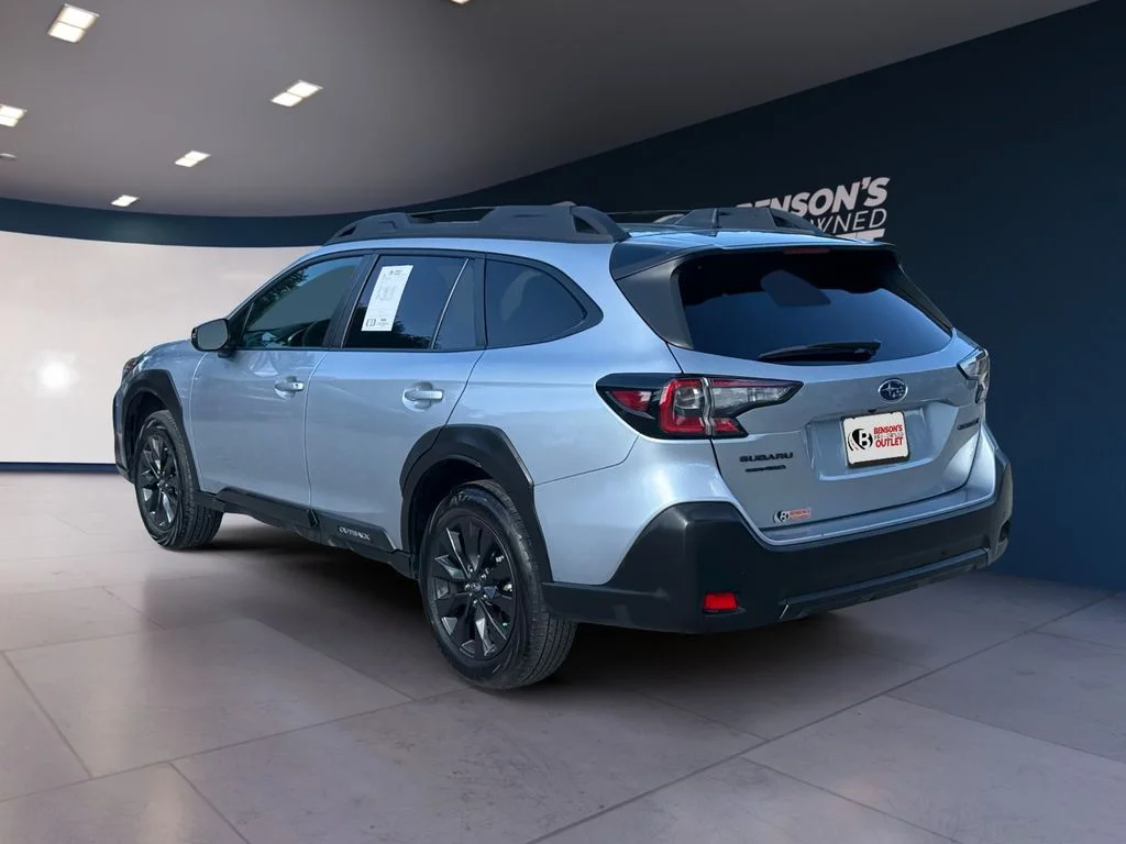 Used 2025 Silver Subaru Onyx Edition image 3