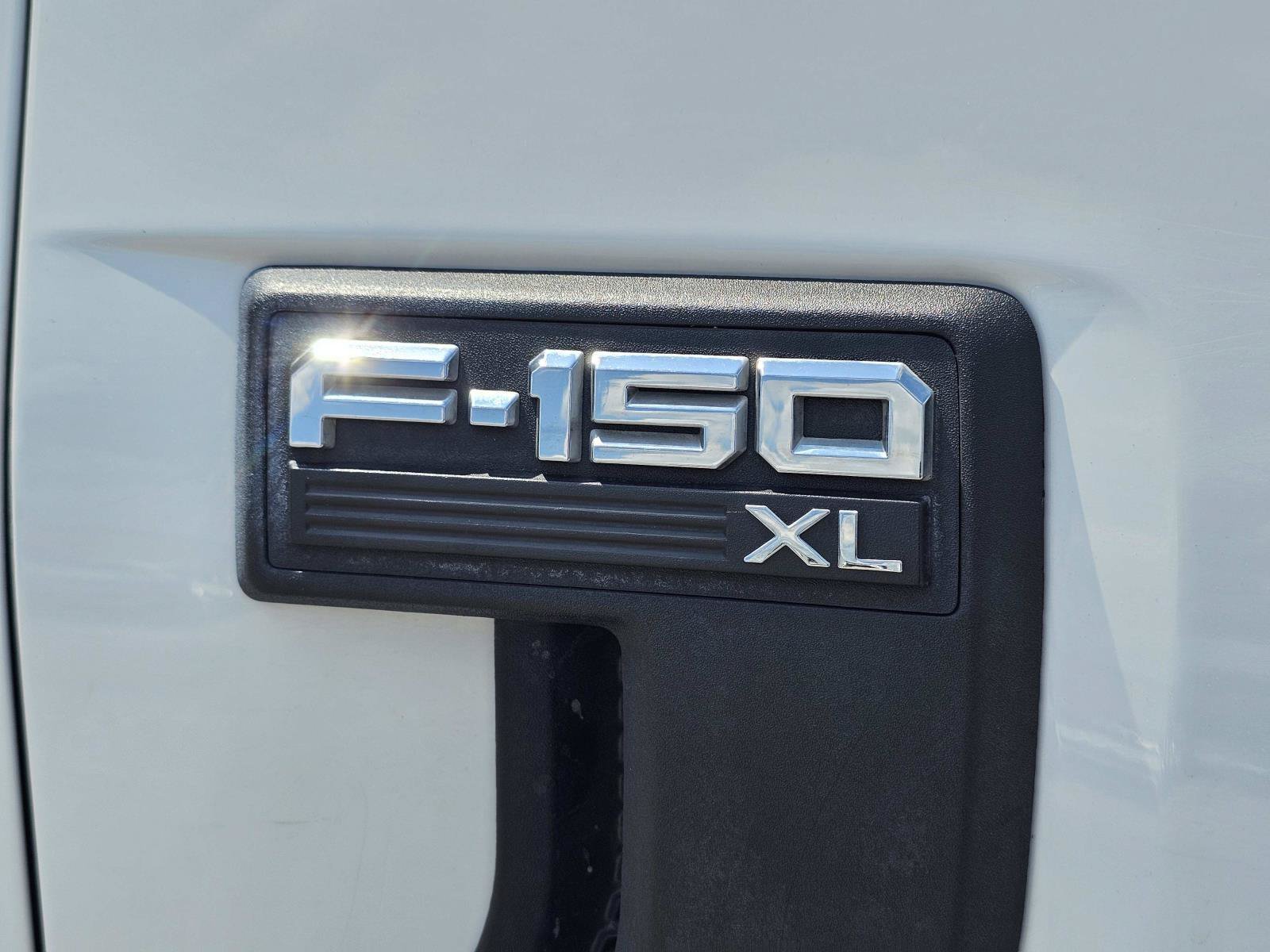 Used 2021 White Ford XL image 7