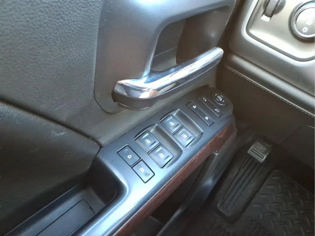 Used 2017 Silver GMC SLE image 24