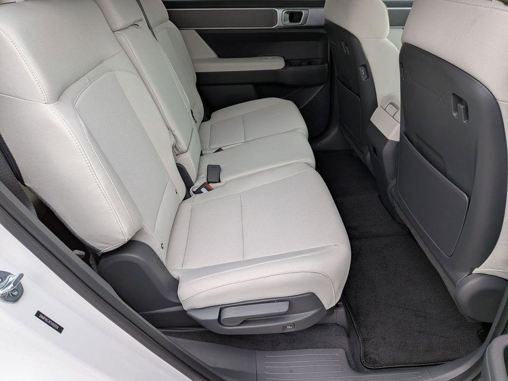 New 2026 White Hyundai SE image 30