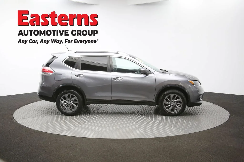 Used 2016 Gray Nissan SL image 43