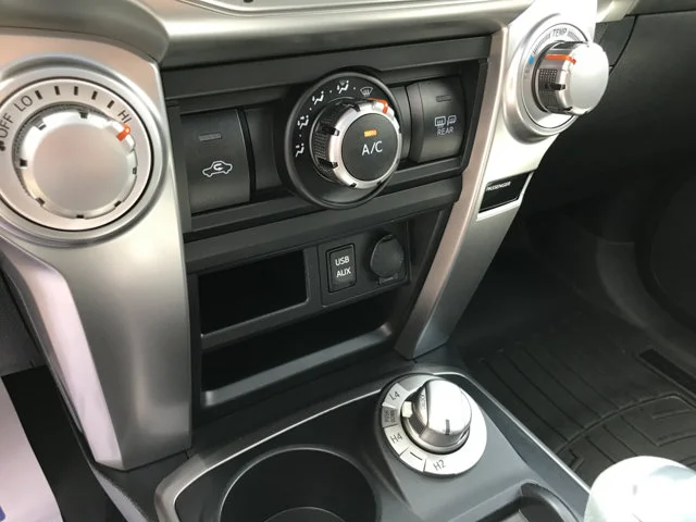 Used 2018 Magnetic Gray Metallic Toyota SR5 Premium image 21