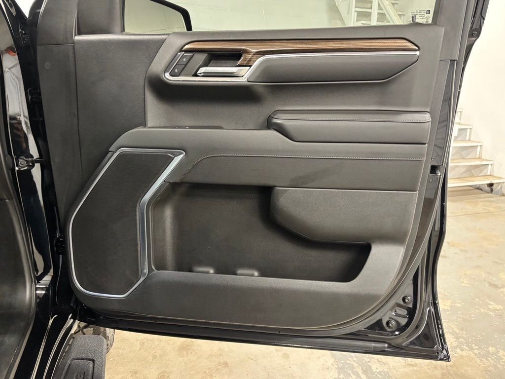 Used 2023 Black Chevrolet RST image 23