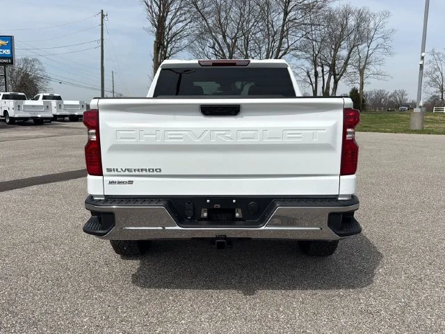 New 2026 Summit White Chevrolet WT image 14