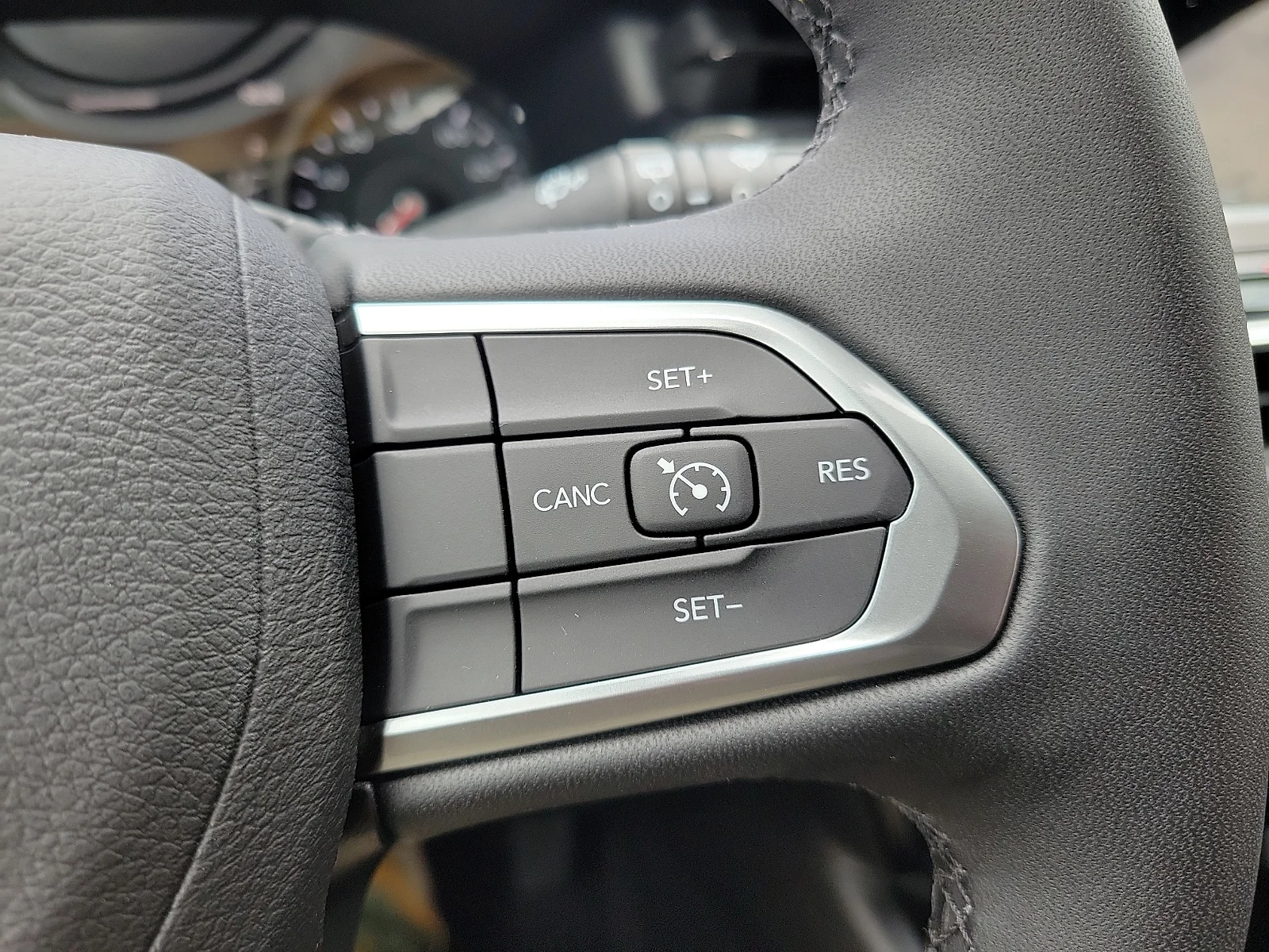 New 2026 PXJ Diamond Bla Jeep LATITUDE ALTITUDE 4X4 image 18