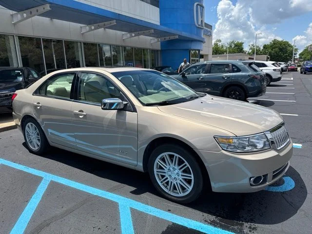 Used 2007 Dune Pearl Clearcoat Metallic Lincoln Base image 16