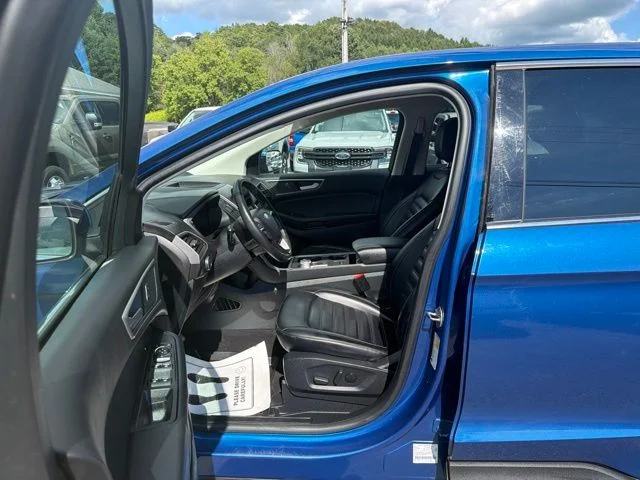 Used 2024 Atlas Blue Metallic Ford SEL image 15