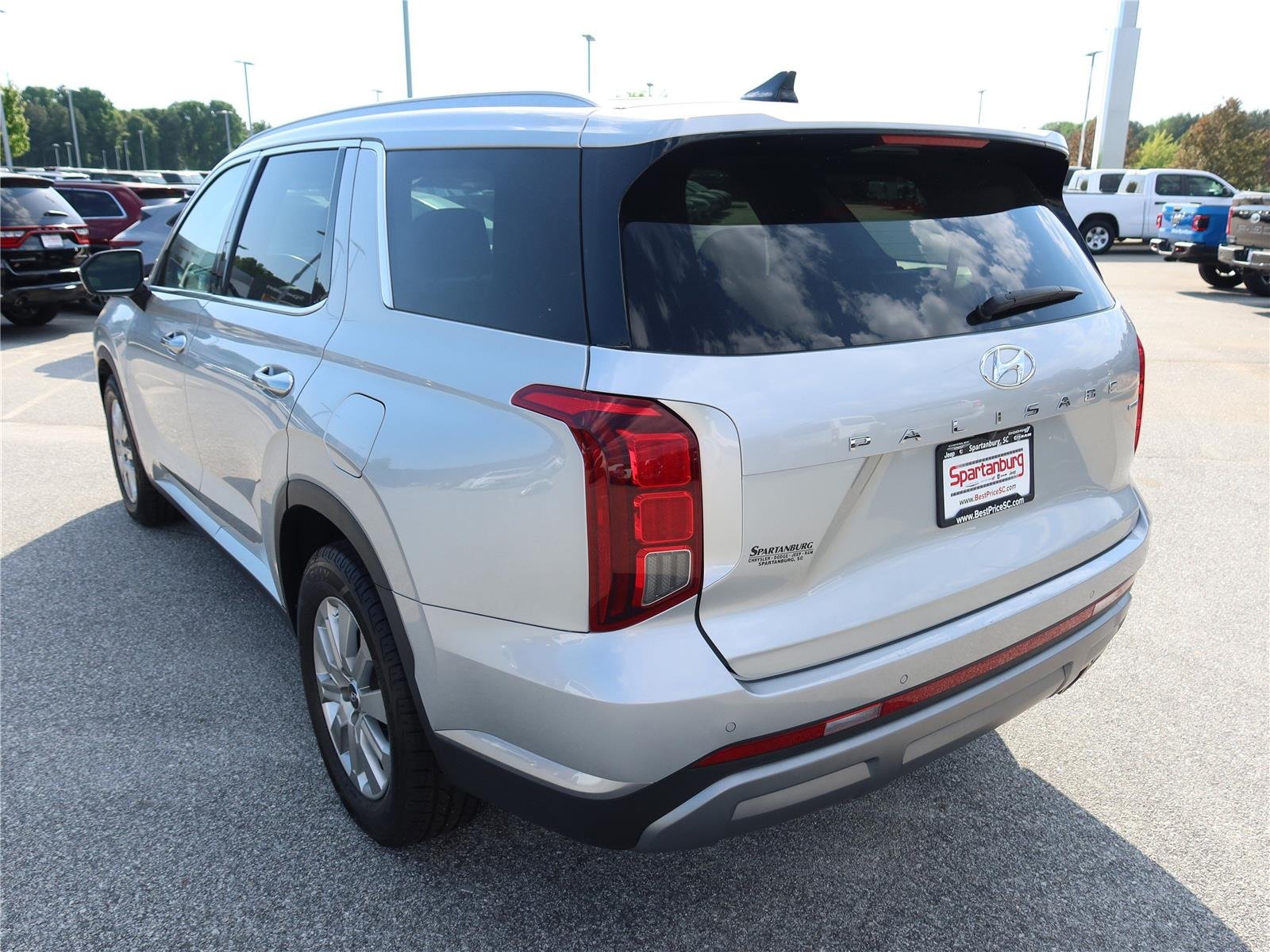 Used 2024 Typhoon Silver Hyundai SEL 7P image 15
