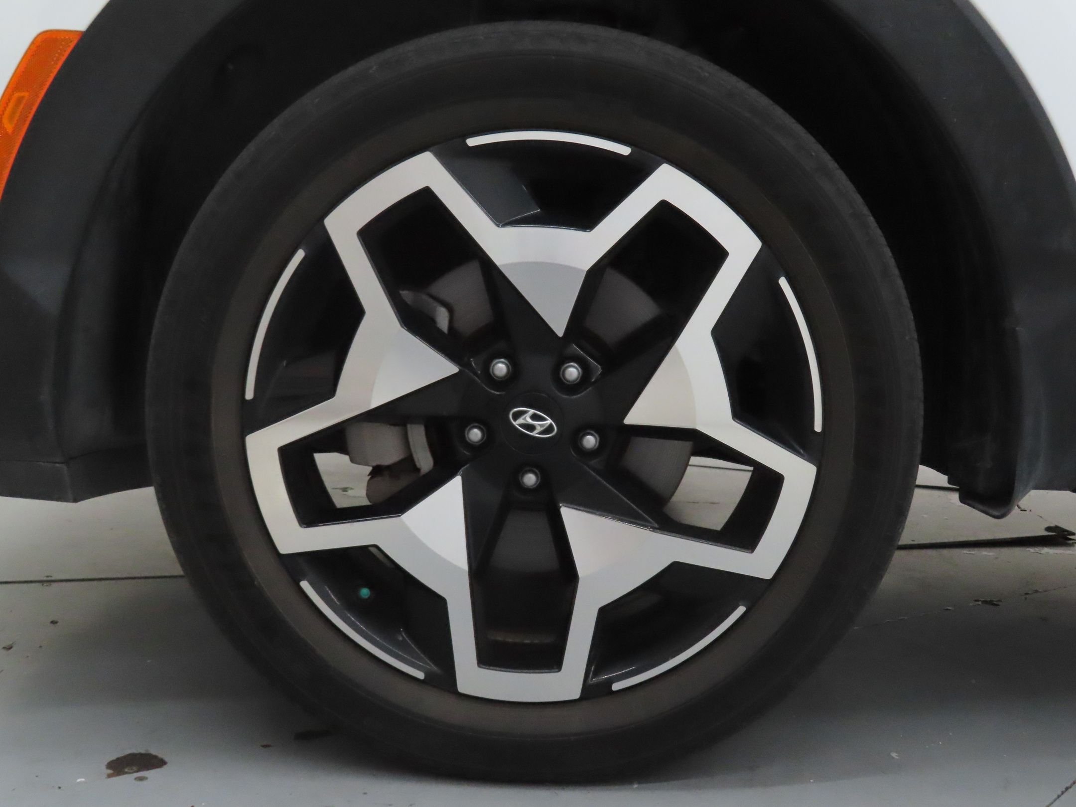 Used 2022 White Hyundai Limited image 29