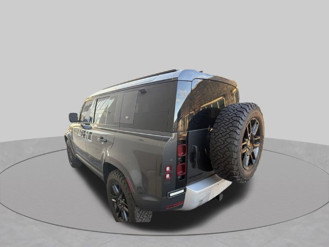 Used 2023 Gray Land Rover S image 11