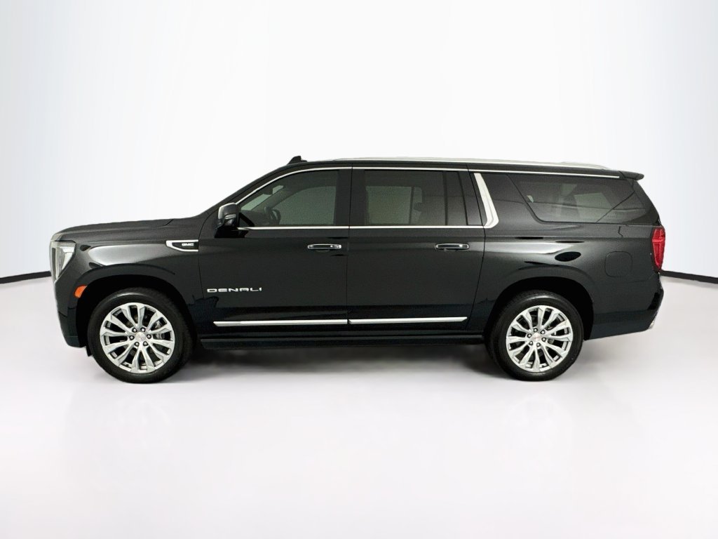 Used 2022 Black GMC Denali image 8