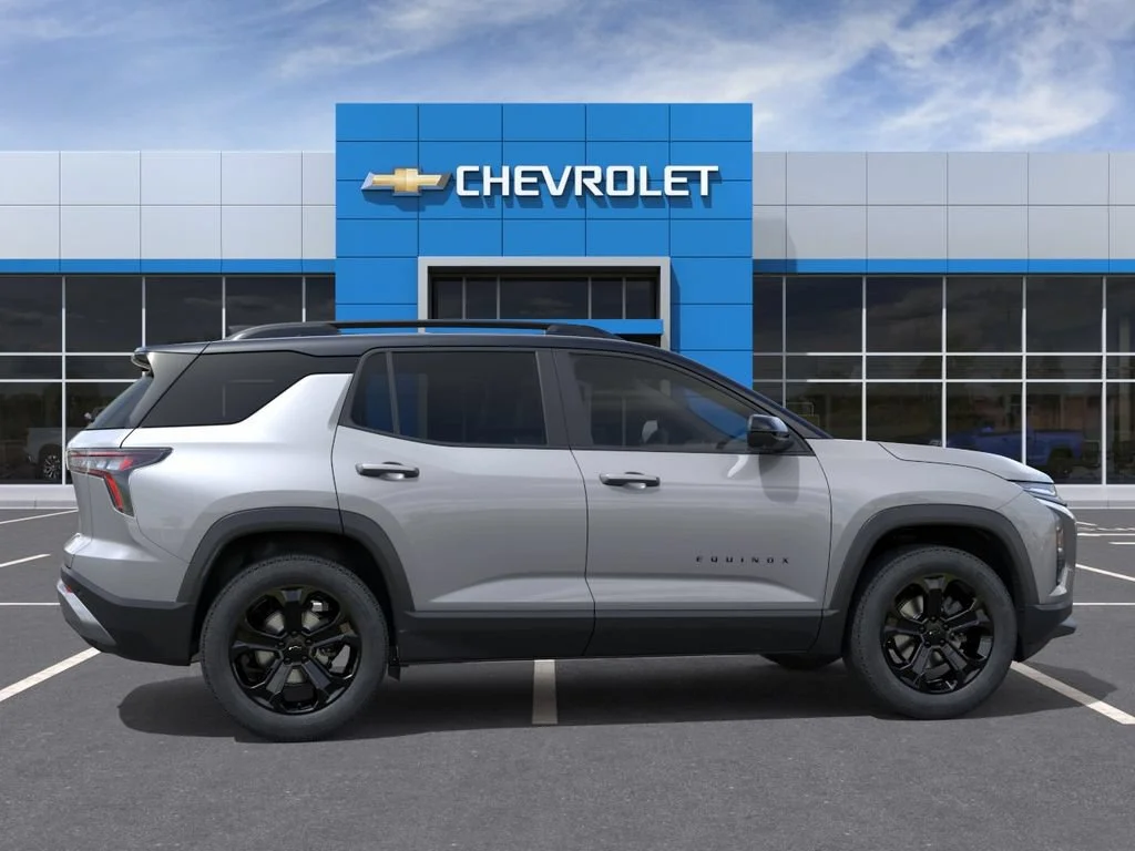 2027 Chevrolet Equinox LT - Photo 7